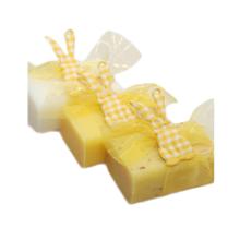 Schapenmelkzeep vierkant 100g, gedecoreerd met stoffen haas, klassiek